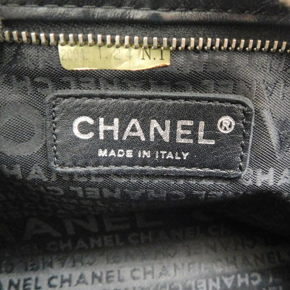 Chanel Lamb Leather Chained Bag! Wow! - Picture 9 of 10
